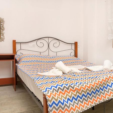Danai House 3 Apartment Nea Roda Bagian luar foto